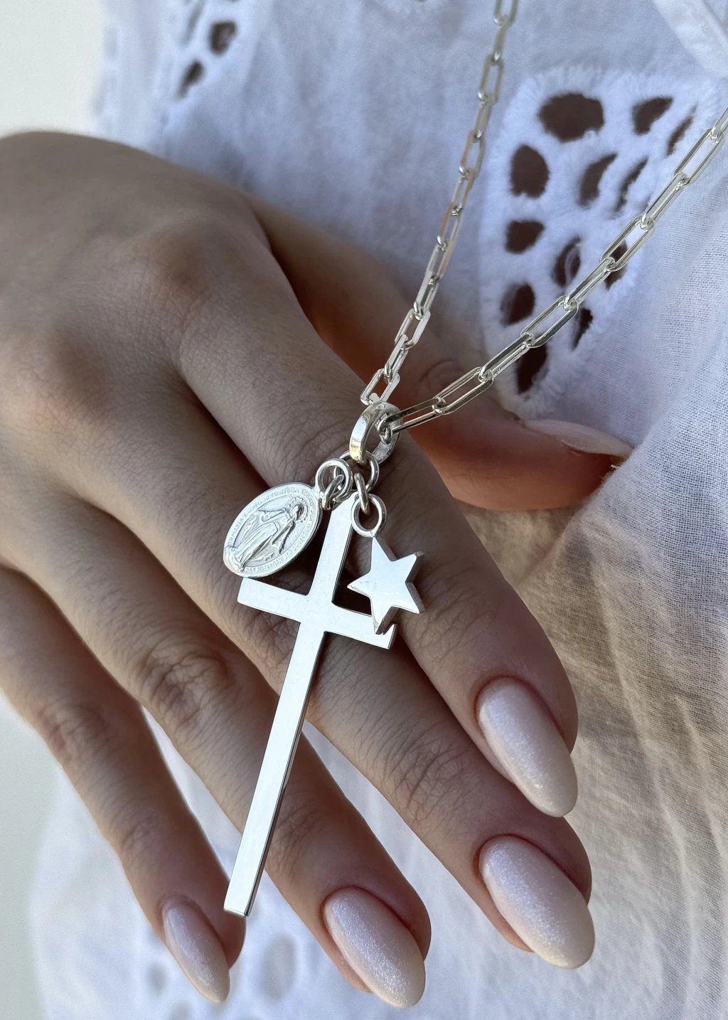 Dije Cruz con estrella y Medalla - Image 5