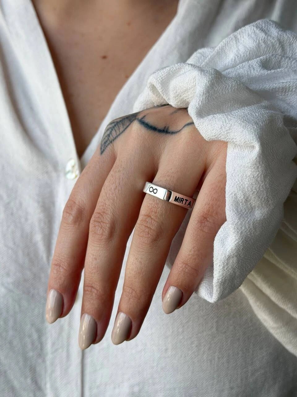 Anillo cuatro caras